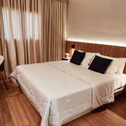 STANDARD SUPERIOR QUEEN 