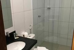 Quarto Triplo com Vista para a Piscina