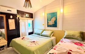 Quarto Triplo Cama Solteiro + Casal do Pousada Algas Marinhas - Fernando de Noronha