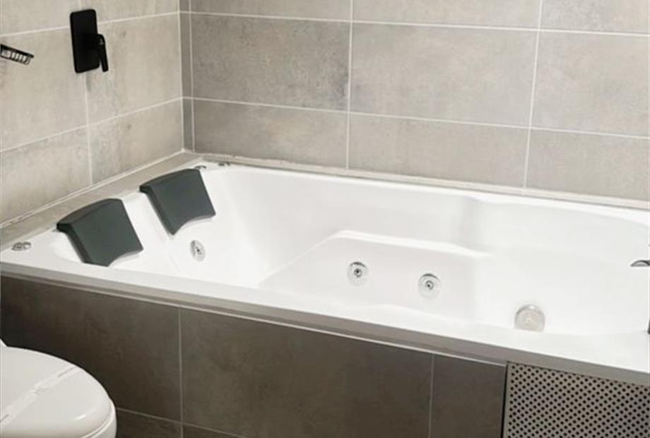 whatsapp image 2024-08-20 at 11.38.47 am (2).jpeg