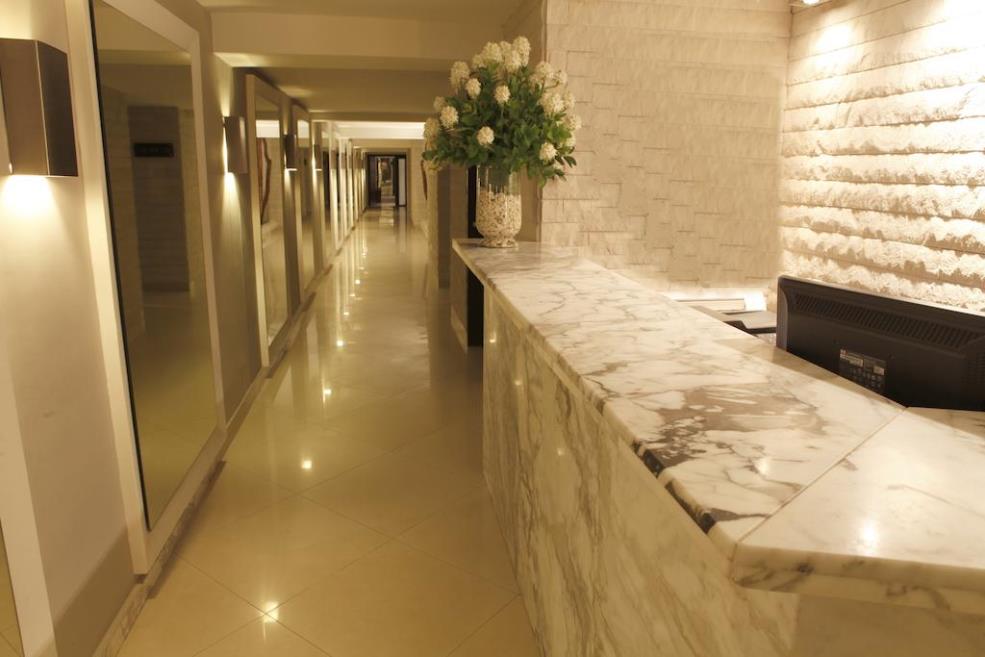 LOBBY 02.jpg