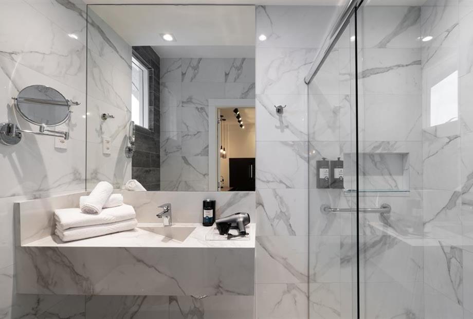 sech - luxo superior - banheiro (1).jpg