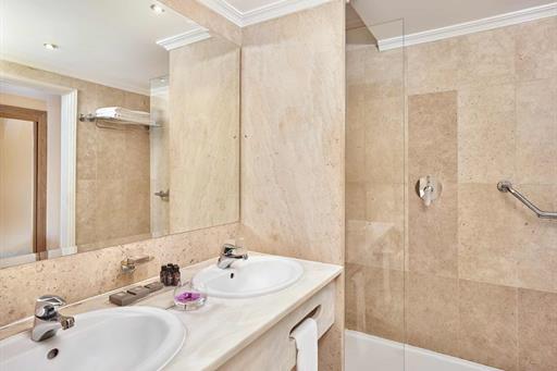 Ria Park Garden hotel.015.jpg