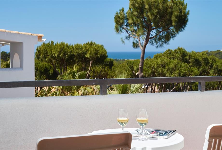 Ria Park Garden Hotel 01.001.jpg