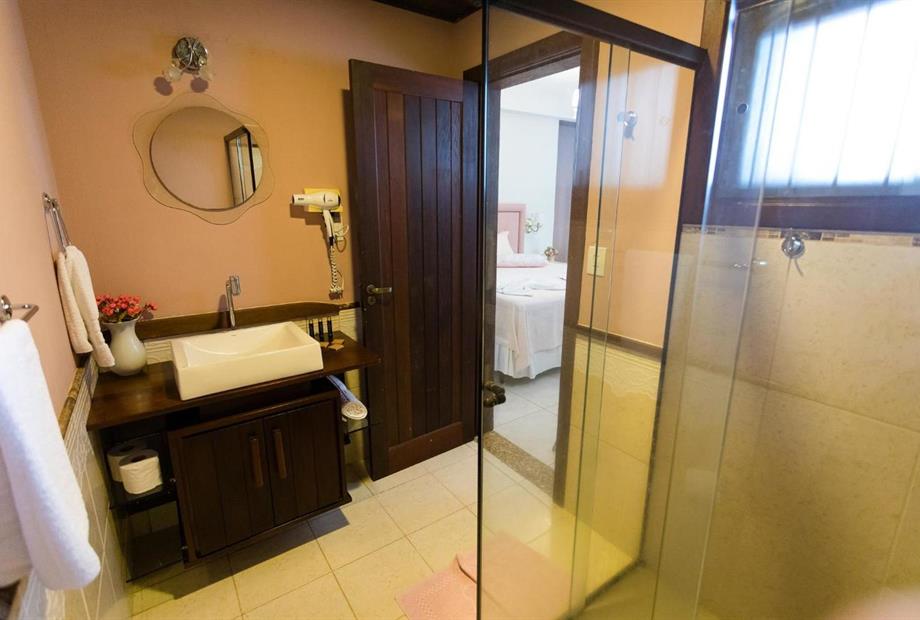 suite luxo triplo banheiro - 02.jpg