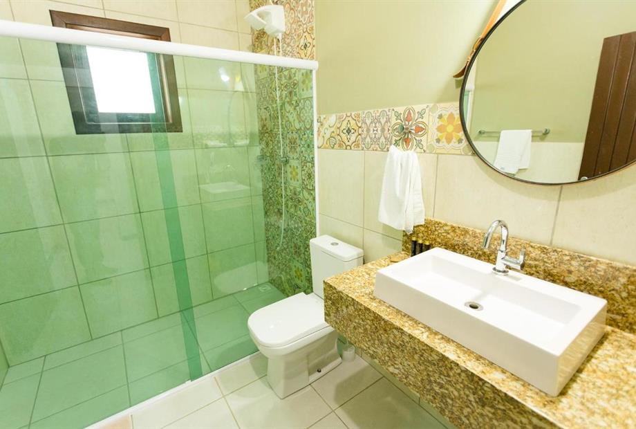 suite luxo triplo banheiro - 01.jpg