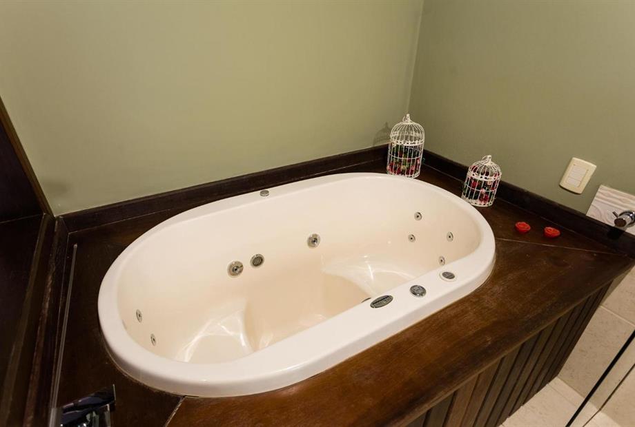 suite master duplo banheiro - 02.jpg