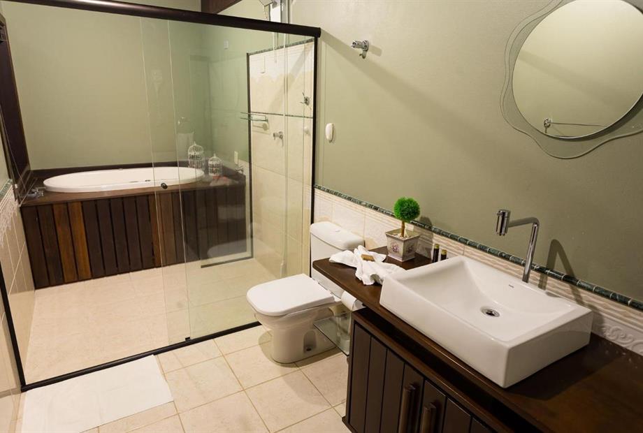 suite master duplo banheiro - 01.jpg