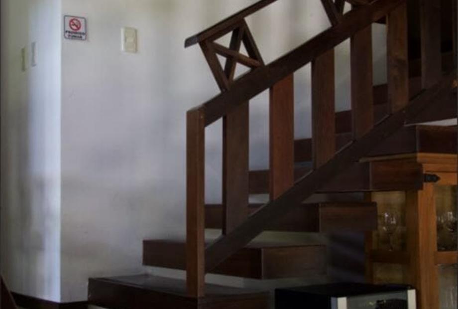 area interna - acesso escadas.jpg