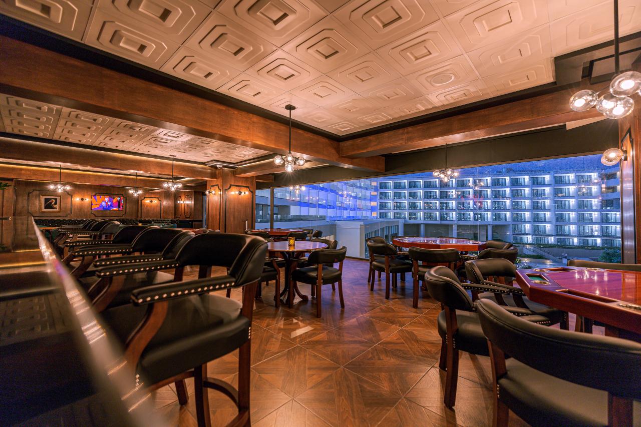 SNS-BAR-KNIGHTS_ENGLISH_PUB3.jpg