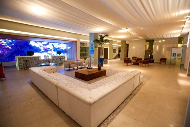 lobby 1.jpg