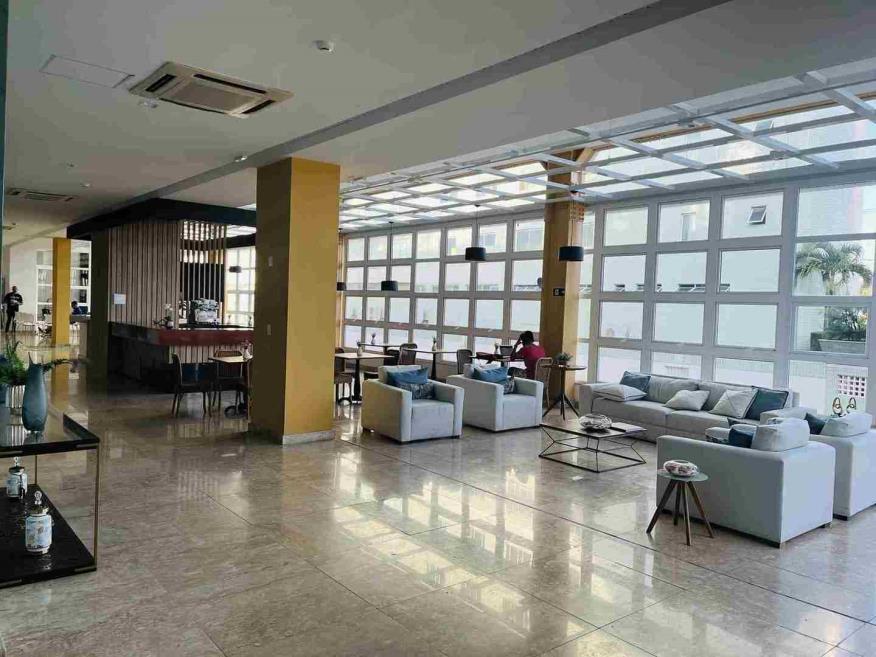 foyer_11_11zon.jpeg
