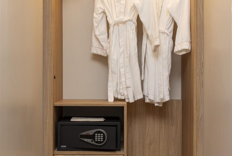 suite 08052025-14.jpg