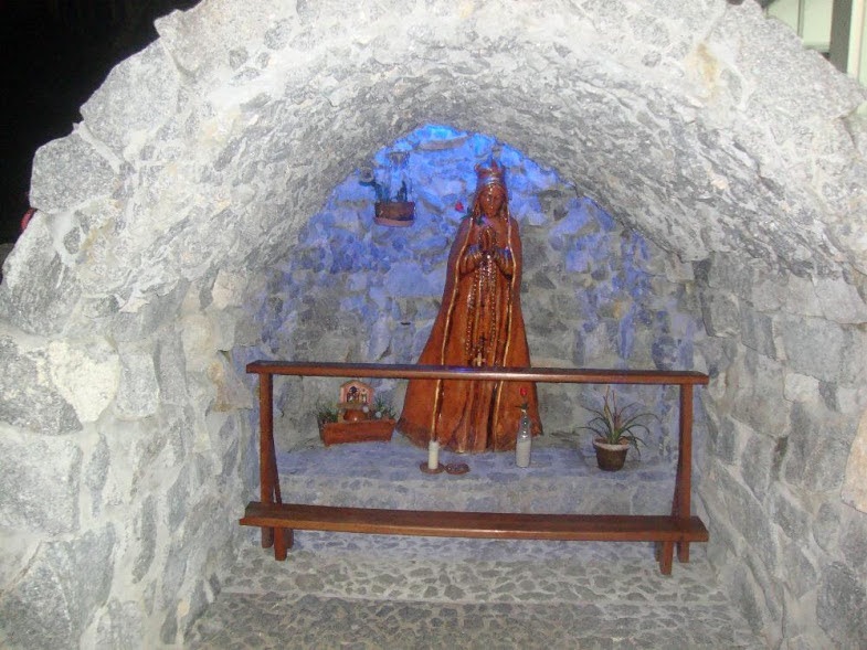gruta n.s.aparecida.jpg
