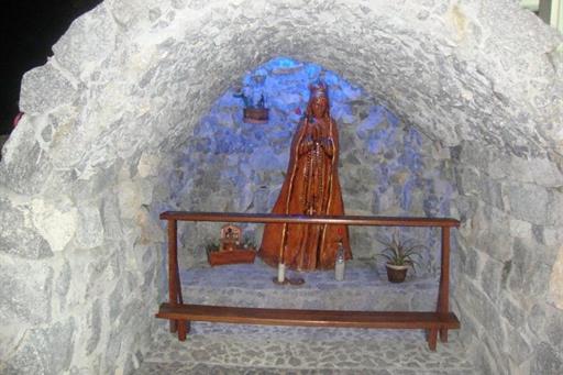 gruta n.s.aparecida.jpg