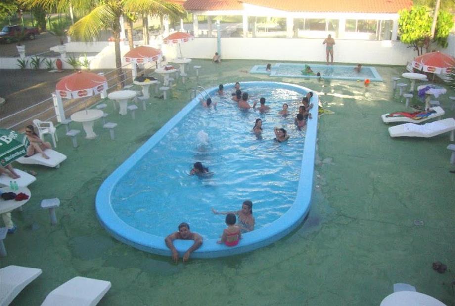 piscina adulto dia boa.jpg