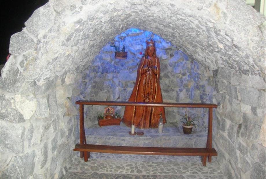 gruta n.s.aparecida.jpg