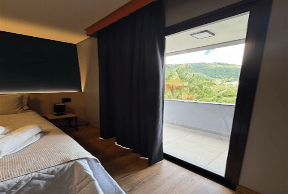 suite luxo varanda.png