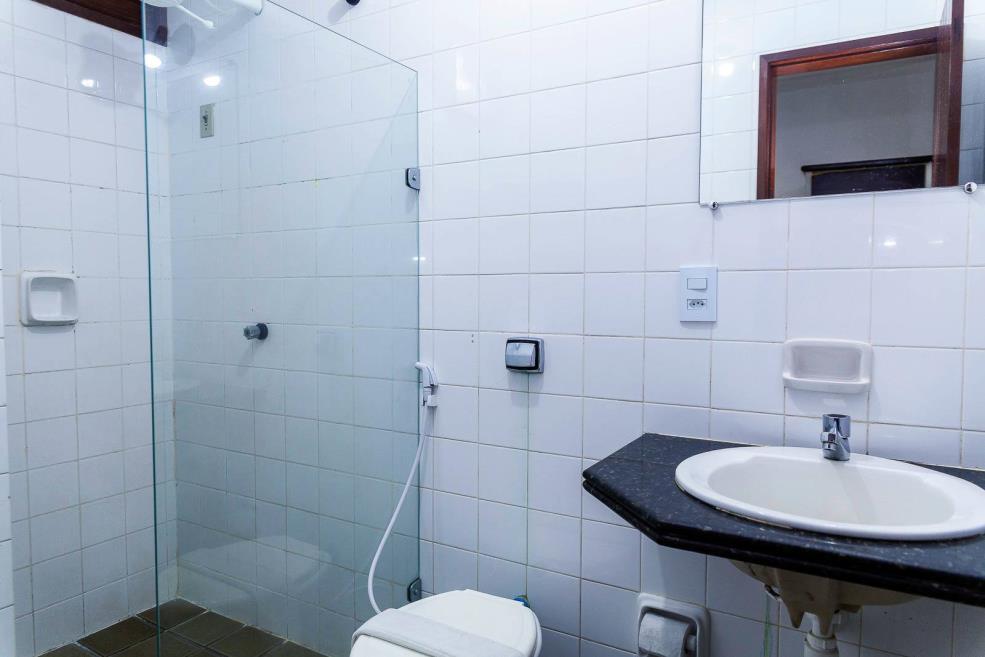 dunnas hotel_quarto c banheiro 001.jpg