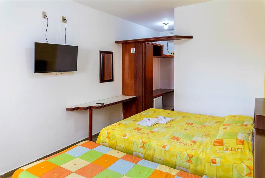 dunnas hotel_quarto b 001.jpg