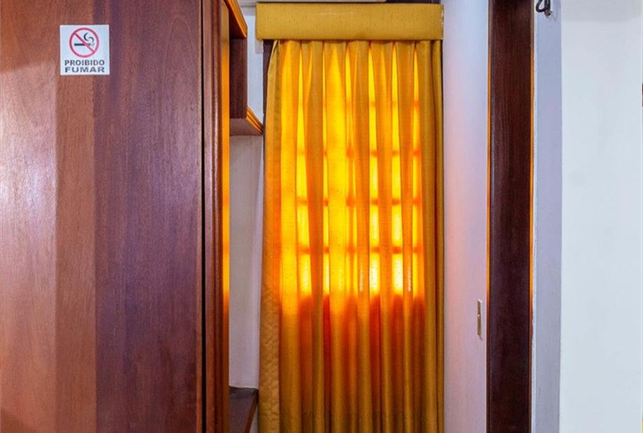 dunnas hotel_quarto b 009.jpg