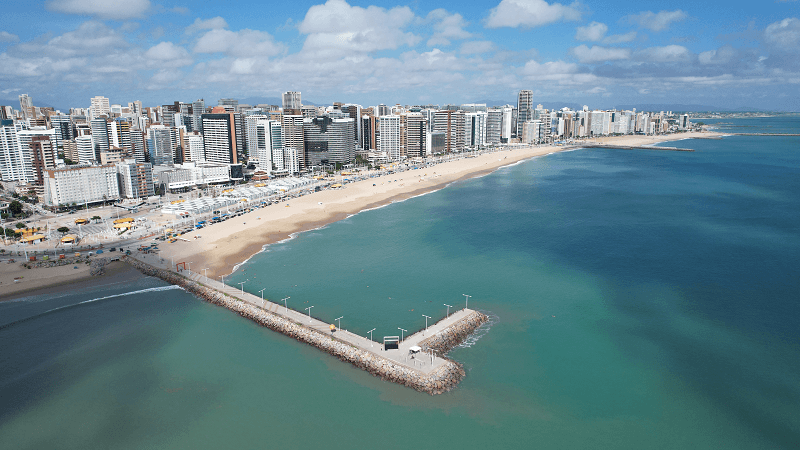 foto aerea da praia.png