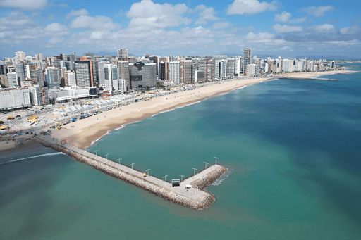 foto aerea da praia.png
