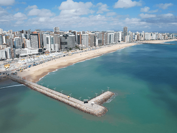 foto aerea da praia.png