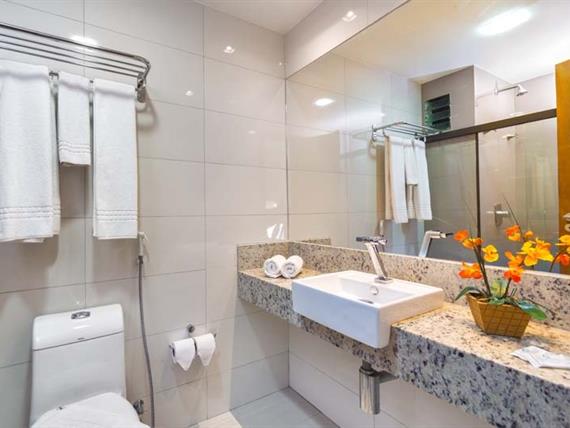 _mg_3522 luxo banheiro.jpg