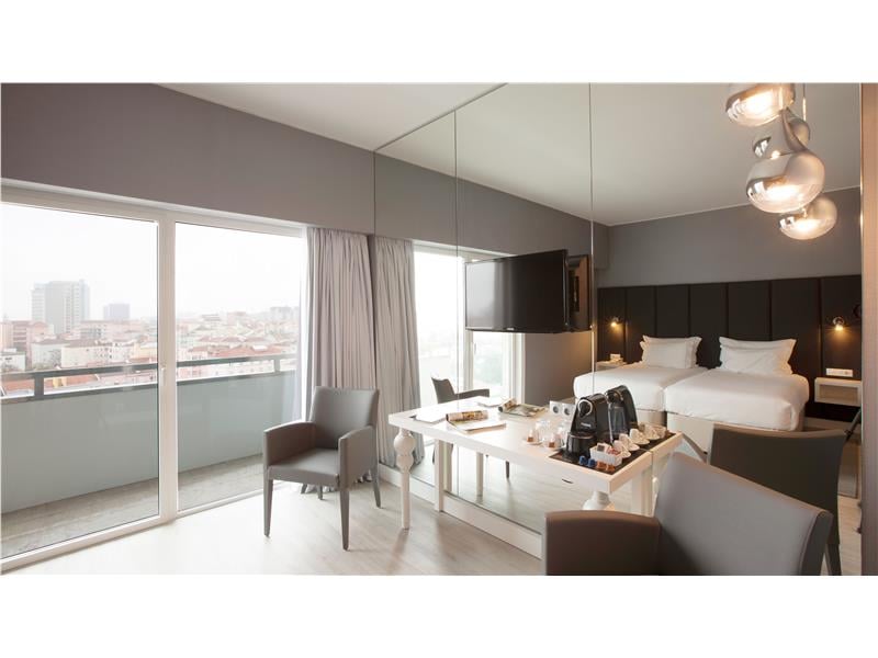 Twin-Premium-Design-2---Disco-LR.jpg