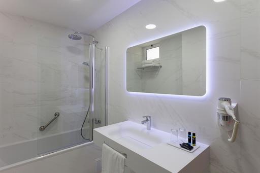 wc novas 02 bk_easy-resize.com.jpg