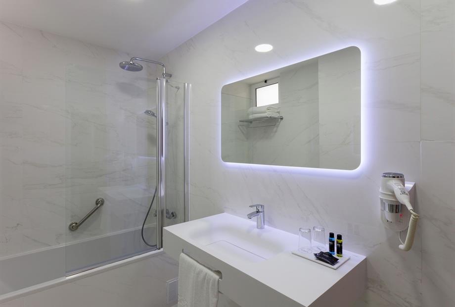 wc novas 02 bk_easy-resize.com.jpg