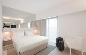 PREMIUM DESIGN FAMILY ROOM COM VARANDA do Lutecia Smart Design Hotel