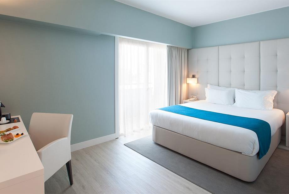 double aqua garden lr.jpg