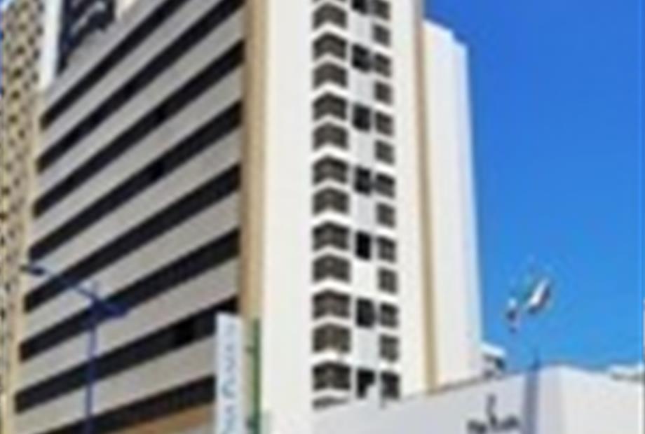 Pisa Plaza Hotel Facahada.jpg