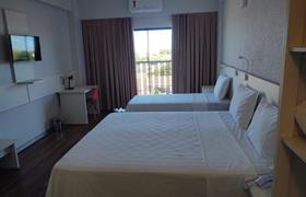 APARTAMENTO CLASSIC CAMA DE CASAL + CAMA DE SOLTEIRO do Hotel Quartzo Cristalina