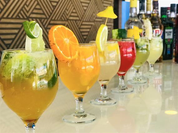 BAR PISCINA3- ATÉ 900K.jpg