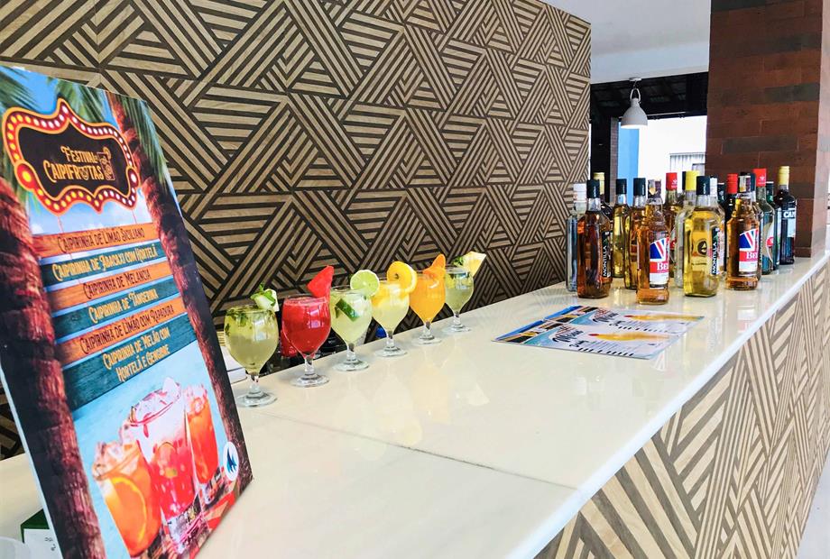 BAR PISCINA2- ATÉ 900K.jpg