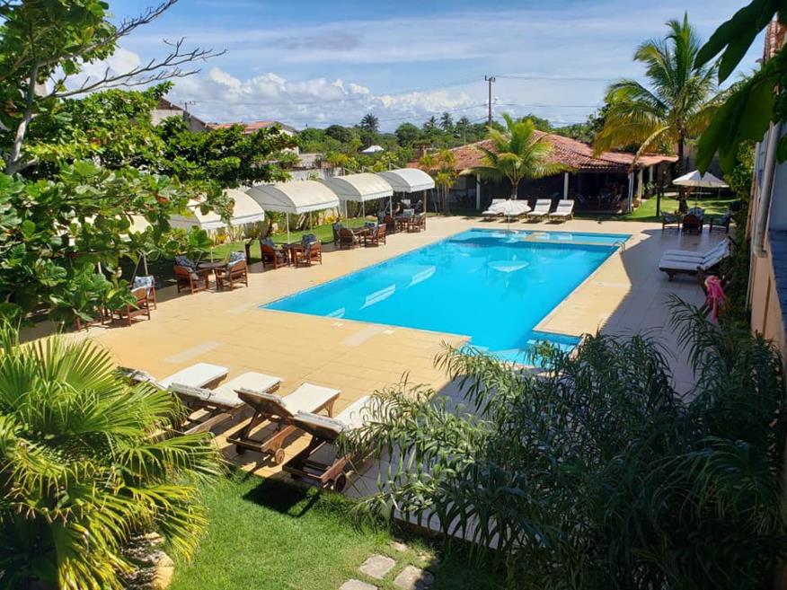piscina vista varanda segundo andar.jpg