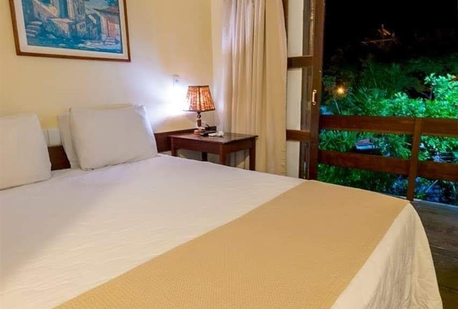 apartamento vista piscina e jardim.jpg