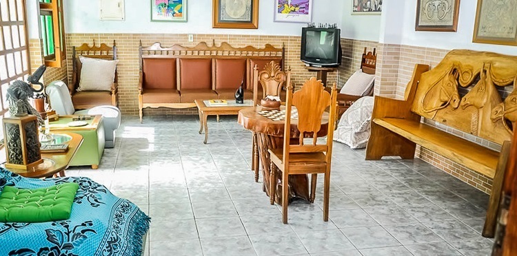 lobby 1.jpg