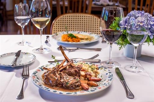 carré de cordeiro com pinhão.jpg