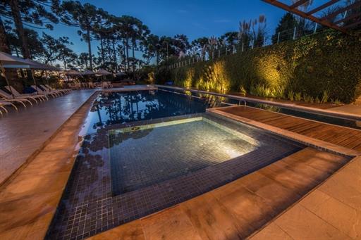 img_8048 piscina anoitecer.jpg