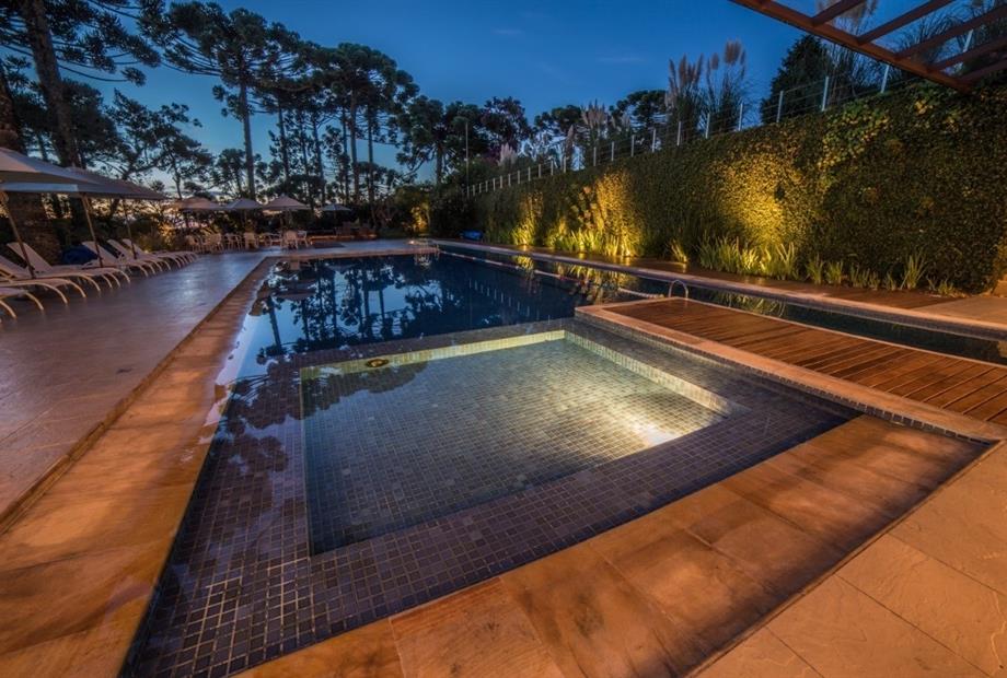 img_8048 piscina anoitecer.jpg