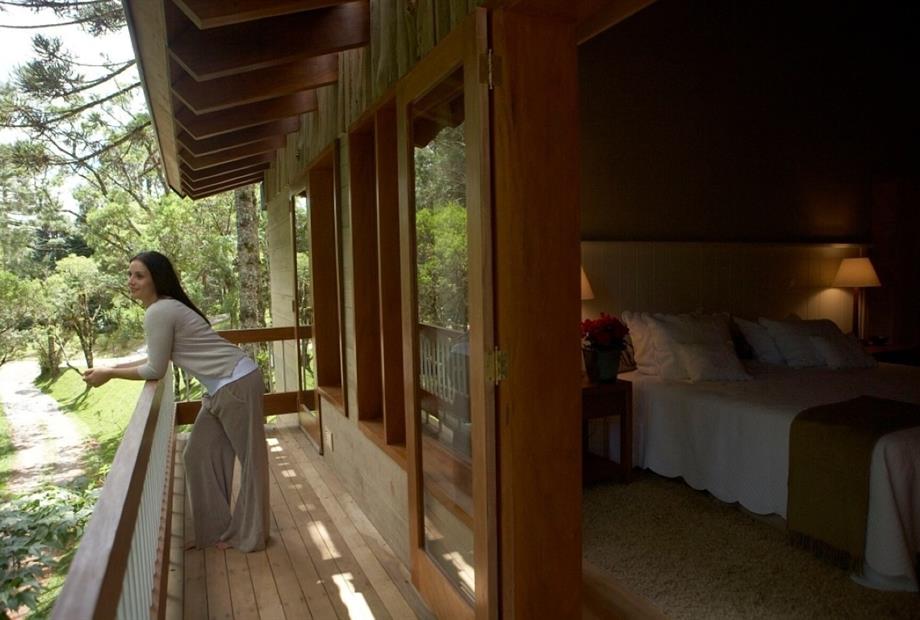 toriba 3-000405 chalé azaléia varanda.jpg