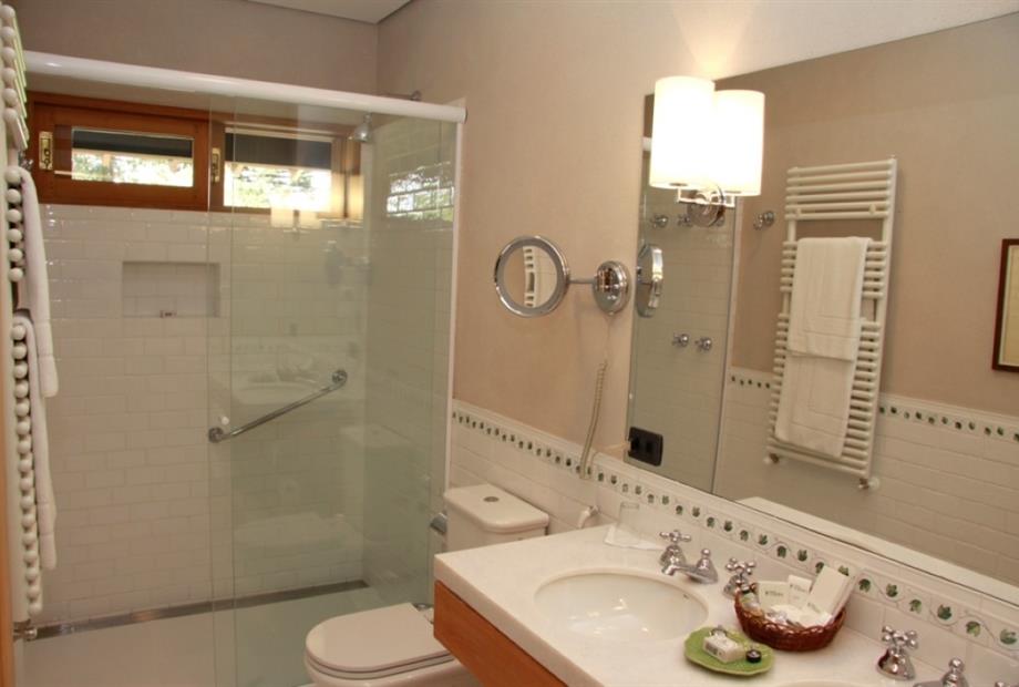 mg_1638 chalé begônia banheiro apto.jpg