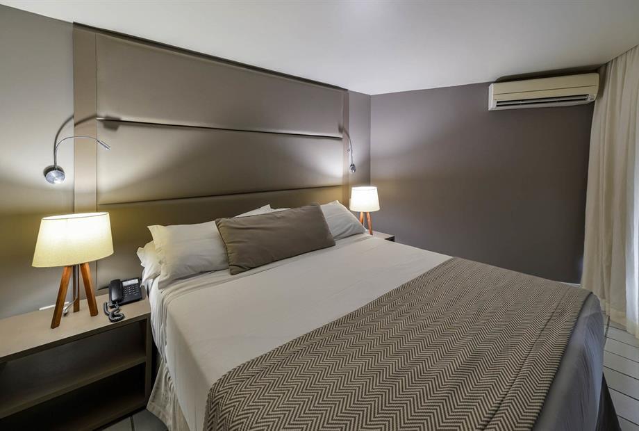 _cmv4090 hardman praia hotel_ grande.jpg