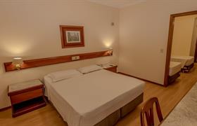 LUXO QUADRUPLO FAMILIA do Lizon Curitiba Hotel