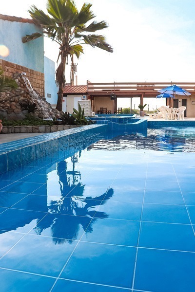 piscinas fundo deck palmeira.jpg