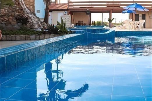 piscinas fundo deck palmeira.jpg